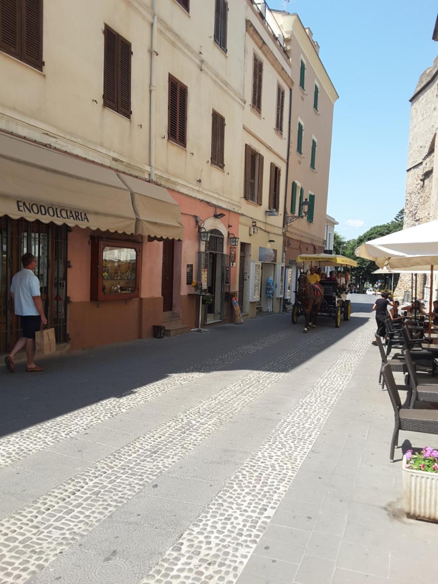 Nice Apt In A Street In Old Town Alghero Exteriör bild