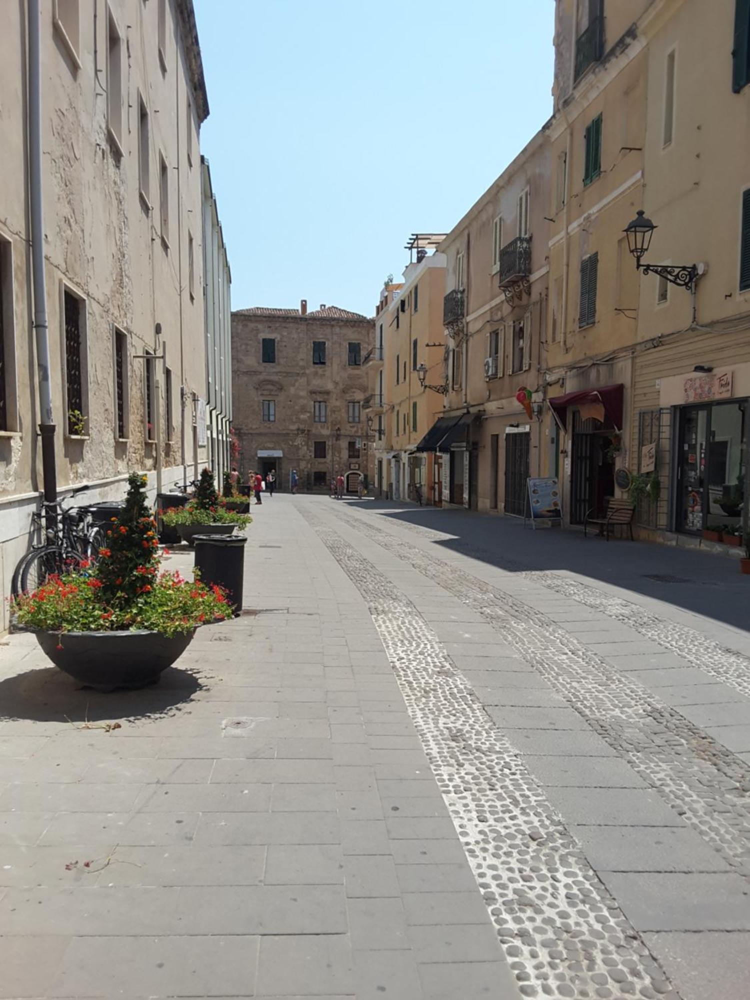 Nice Apt In A Street In Old Town Alghero Exteriör bild